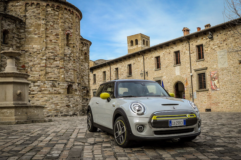 Stilosa e green, è la nuova Mini Full Electric