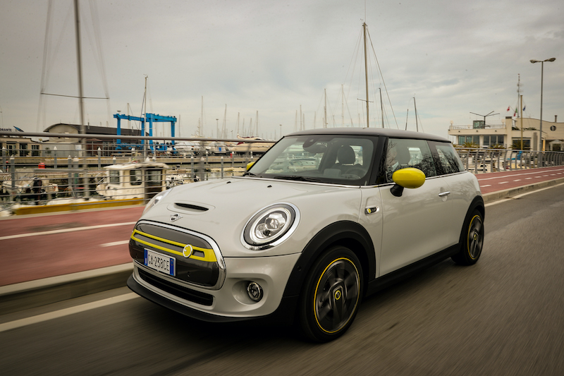 Stilosa e green, è la nuova Mini Full Electric