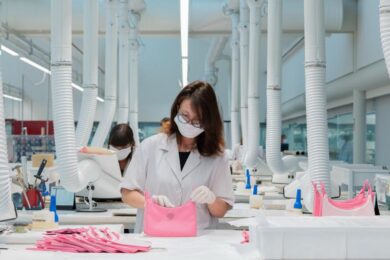 Coronavirus:”Duplice screening controlli severi”.Così Prada riparte in Toscana