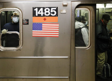 Usa, Moody’s taglia l’outlook da stabile a negativo