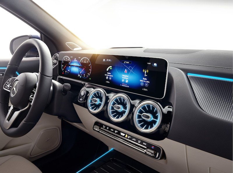 Nuovo GLA Mercedes, muscoli, spazio e tanta tecnologia