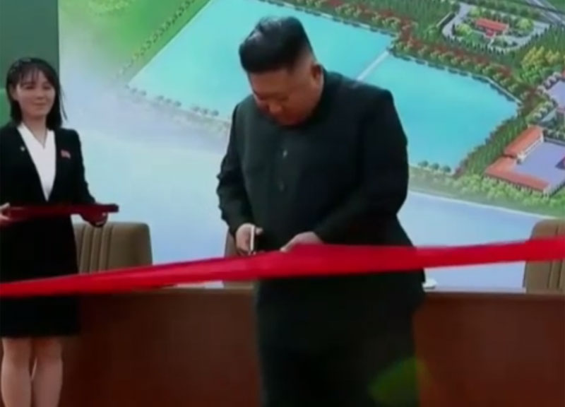 Galleria foto 'Corea del Nord, Kim Jong-un è vivo. Inaugurata una fabbrica di fertilizzanti' - foto 1