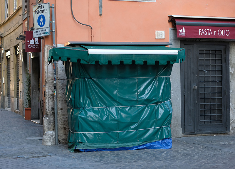 Coronavirus, Roma Fase 2: commercio e turismo devastati. Un dramma sociale Coronavirus, Roma Fase 2: commercio e turismo devastati. Un dramma sociale