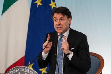 Coronavirus fase 2, Conte: “Parola d’ordine autodisciplina o guai”