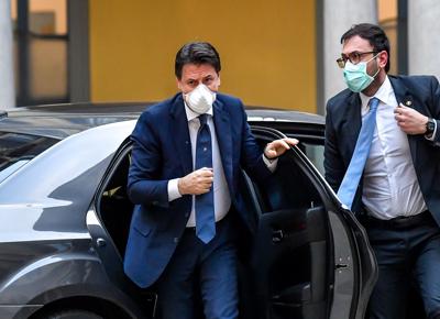 Giuseppe Conte a Milano LP 11296906