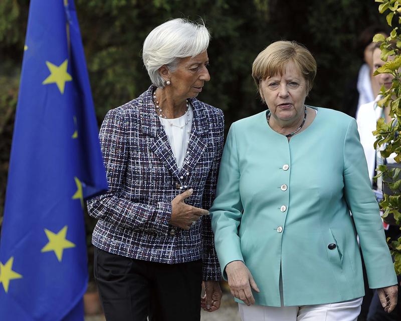 Galleria foto 'Bce, a rischio il bazooka della Lagarde. Consulta tedesca mina per l’Italia' - foto 1