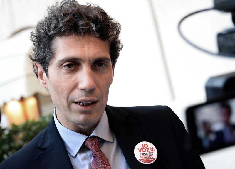Lavori socialmente utili in cambio di cibo: esplode la rivolta contro la Raggi Lavori socialmente utili in cambio di cibo: esplode la rivolta contro la Raggi