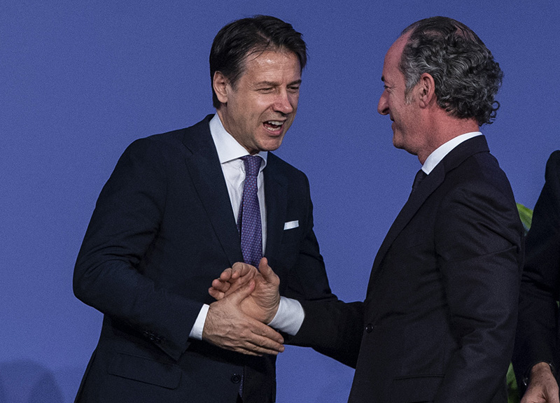 Salvini accerchiato nelle Lega e sui giornali esteri: “Zaia astro nascente” Salvini accerchiato nelle Lega e sui giornali esteri: “Zaia astro nascente”