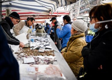 Milano, da giovedì riapertura parziale dei mercati scoperti