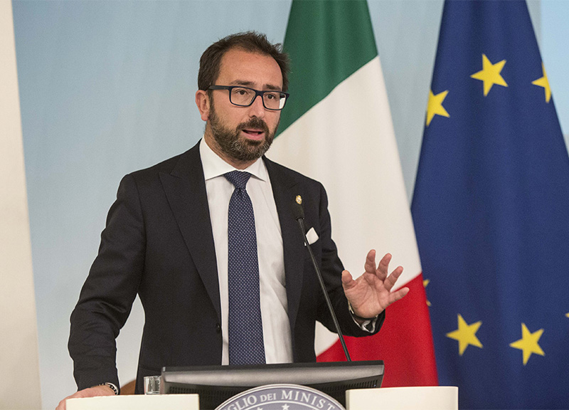 Bonafede: “Mie leggi parlano da sole.Pronto un dl per rimettere dentro i boss” Bonafede: “Mie leggi parlano da sole.Pronto un dl per rimettere dentro i boss”