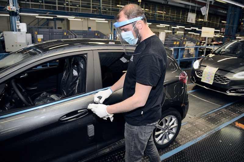 Si riparte! Ford rimette in moto le linee produttive Si riparte! Ford rimette in moto le linee produttive