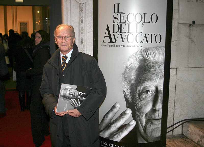 Bob Krieger: morto il fotografo della moda italiana, da Agnelli a Armani