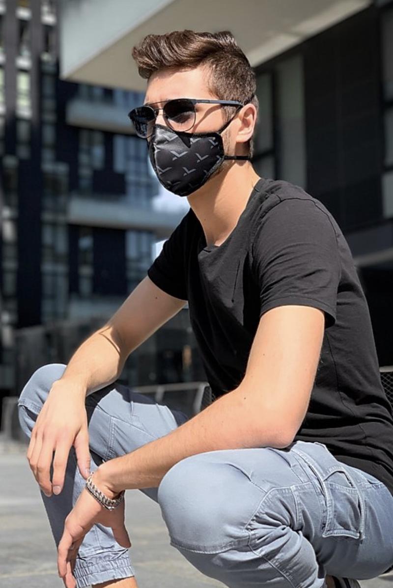 Coronavirus, le mascherine antivirus fashion ad alto valore sociale Coronavirus, le mascherine antivirus fashion ad alto valore sociale
