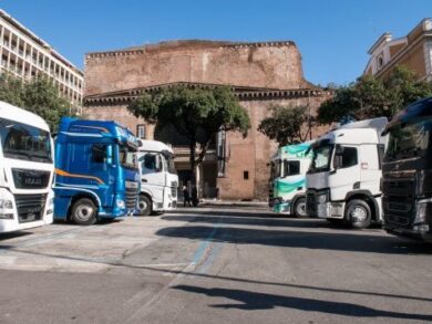 Crolla il mercato dei veicoli industriali in Italia, in aprile vendite dimezza