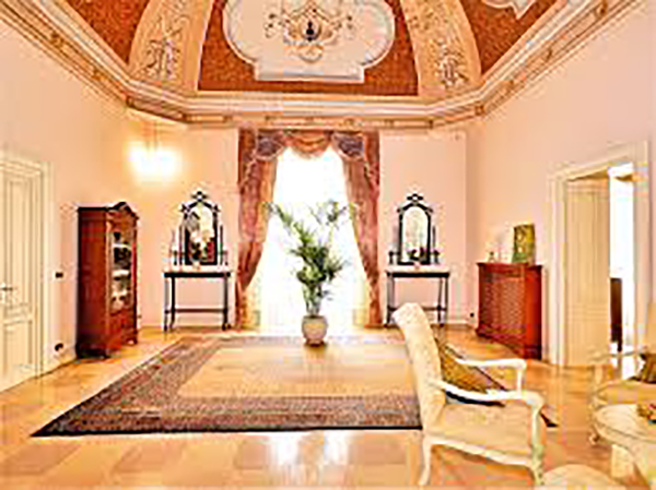 Ostuni, Palazzo Rodio si prepara alla vacanza in perfetto stile italiano