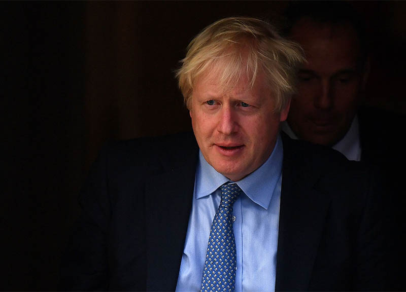 Coronavirus, Boris Johnson sconfessa il gregge: “Salvati dal lockdown” Coronavirus, Boris Johnson sconfessa il gregge: “Salvati dal lockdown”
