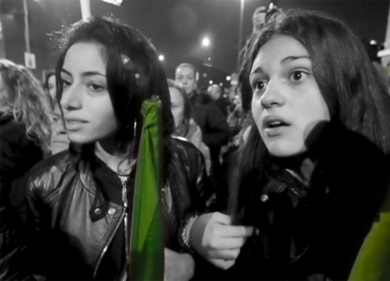 “Canto il ritorno alla vita nella Fase 3”. Erika canta la ripresa. Video