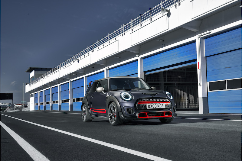 Nuova MINI John Cooper Works GP, piccola ma veloce come non mai