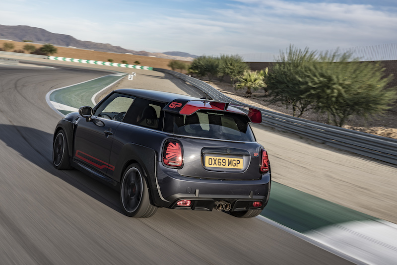 Nuova MINI John Cooper Works GP, piccola ma veloce come non mai