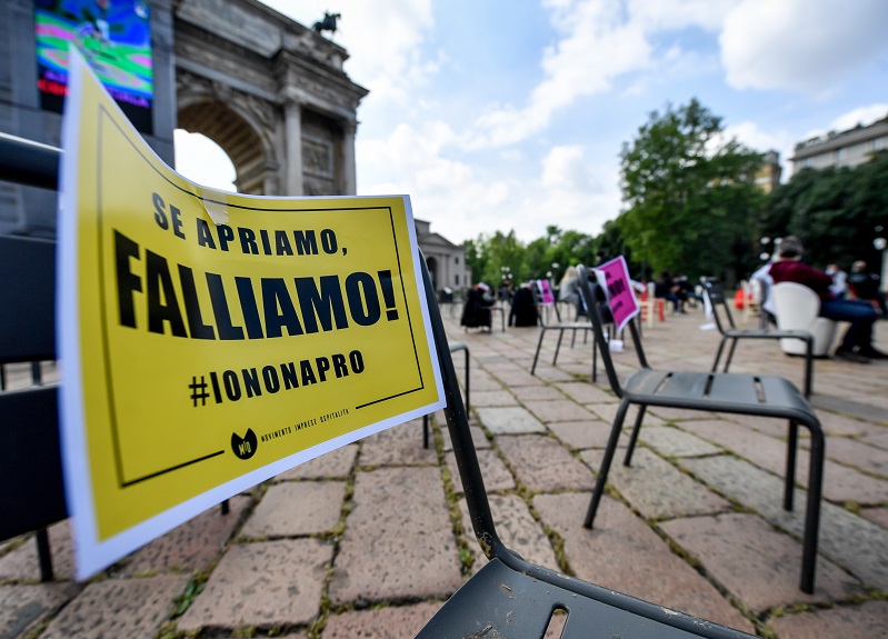 I ristoratori milanesi protestano ancora: “Così è impensabile riaprire” I ristoratori milanesi protestano ancora: “Così è impensabile riaprire”