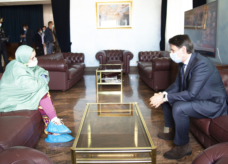 Silvia Romano, la liberazione di Aisha e l’imbarazzo per l’entusiasmo di Conte Silvia Romano, la liberazione di Aisha e l’imbarazzo per l’entusiasmo di Conte