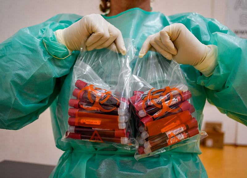 Coronavirus, paura da contagio: stravolte le menti di medici e infermieri Coronavirus, paura da contagio: stravolte le menti di medici e infermieri