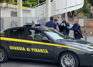 Ostia, prestiti con tassi al 300%, droga e armi. In manette un pregiudicato