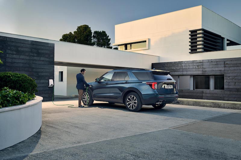 Esclusivo, spazioso e “green”, in Italia il Ford Explorer plug-in hybrid Esclusivo, spazioso e “green”, in Italia il Ford Explorer plug-in hybrid