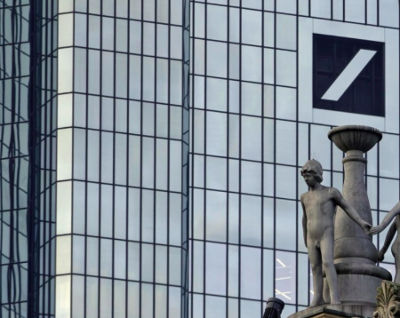 Deutsche Bank, guai americani. Coronavirus più nocivo per i gruppi tedeschi Deutsche Bank, guai americani. Coronavirus più nocivo per i gruppi tedeschi