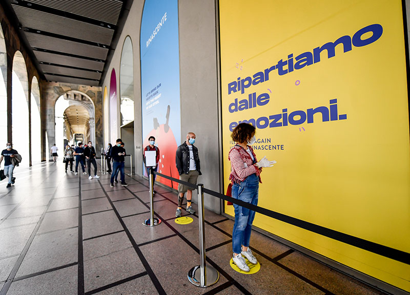 Riapre la Rinascente in Duomo a Milano, l’amministratore: “Sta andando bene” Riapre la Rinascente in Duomo a Milano, l’amministratore: “Sta andando bene”