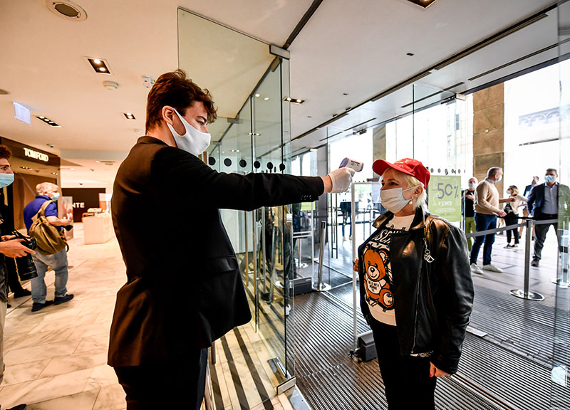 Riapre la Rinascente in Duomo a Milano, l’amministratore: “Sta andando bene” Riapre la Rinascente in Duomo a Milano, l’amministratore: “Sta andando bene”