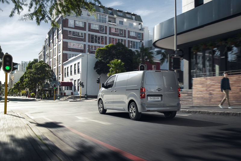 Nuovo Peugeot e-Expert, il van che ha 330 km di autonomia Nuovo Peugeot e-Expert, il van che ha 330 km di autonomia