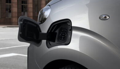 Nuovo Peugeot e-Expert, il van che ha 330 km di autonomia