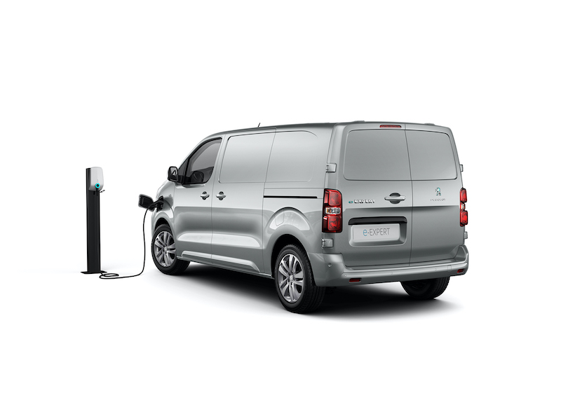 Nuovo Peugeot e-Expert, il van che ha 330 km di autonomia Nuovo Peugeot e-Expert, il van che ha 330 km di autonomia