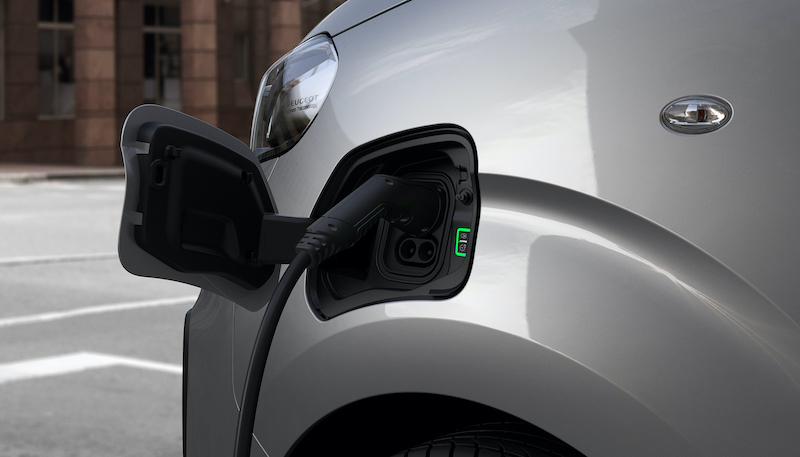 Nuovo Peugeot e-Expert, il van che ha 330 km di autonomia Nuovo Peugeot e-Expert, il van che ha 330 km di autonomia