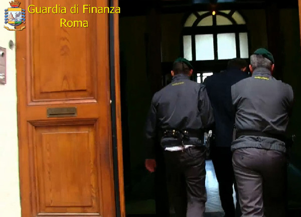 Anziani saccheggiati dagli amministratori di sostegno: in manette un avvocato Anziani saccheggiati dagli amministratori di sostegno: in manette un avvocato