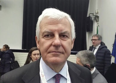 Alessandro Profumo è stato confermato alla guida di Leonardo