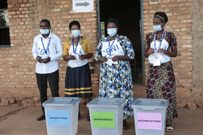 Burundi: nonostante il coronavirus si vota per eleggere il nuovo presidente Burundi: nonostante il coronavirus si vota per eleggere il nuovo presidente