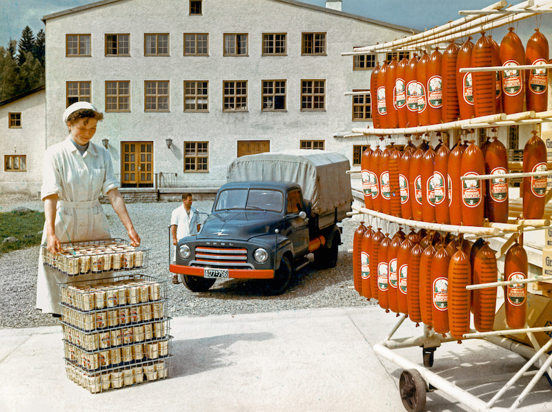 Da 120 anni i commerciali Opel garantiscono le consegne Da 120 anni i commerciali Opel garantiscono le consegne
