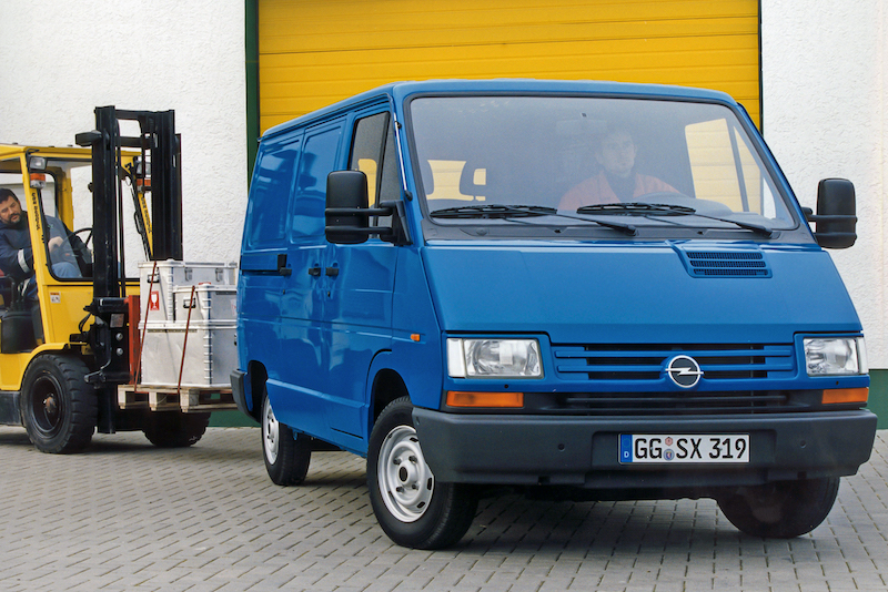 Da 120 anni i commerciali Opel garantiscono le consegne Da 120 anni i commerciali Opel garantiscono le consegne