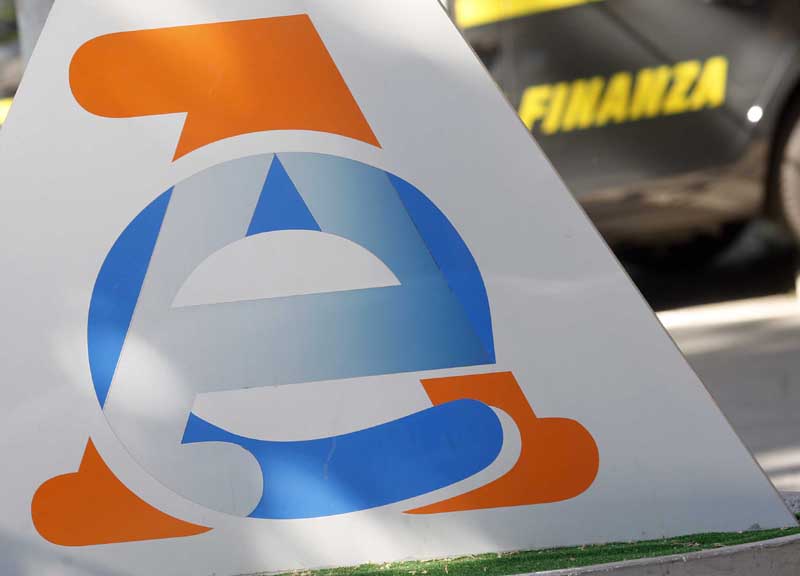 Coronavirus: le regole dei soldi a fondo perduto. Incubo cartelle esattoriali Coronavirus: le regole dei soldi a fondo perduto. Incubo cartelle esattoriali