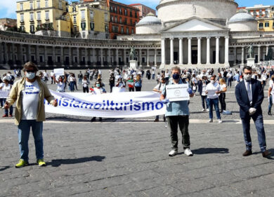 Il mondo del turismo scende in piazza a Napoli. Adv-Aidit: “Prospettive nulle”