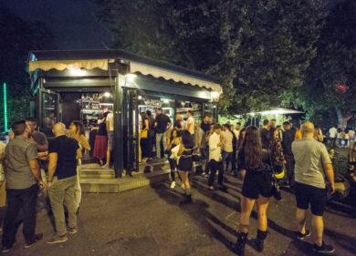 Fase 2, torna la movida folle a Ponte Milvio: rissa all’ora dell’aperitivo