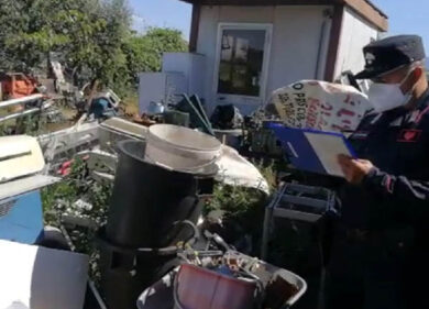 Nomadi e traffico di rifiuti: 27 arresti nei campi rom di Roma e Latina