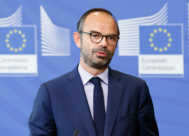 Francia al ballottaggio con mascherina. Pronto il piano B se l’epidemia cresce Francia al ballottaggio con mascherina. Pronto il piano B se l’epidemia cresce