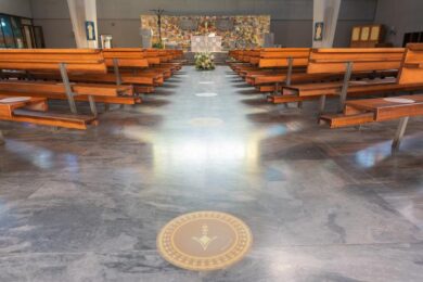 Le Chiese milanesi mettono in sicurezza i fedeli col semaforo comportamentale