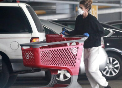 Coronavirus, lo studio: “Consumatore post Covid riluttante alla normalità”