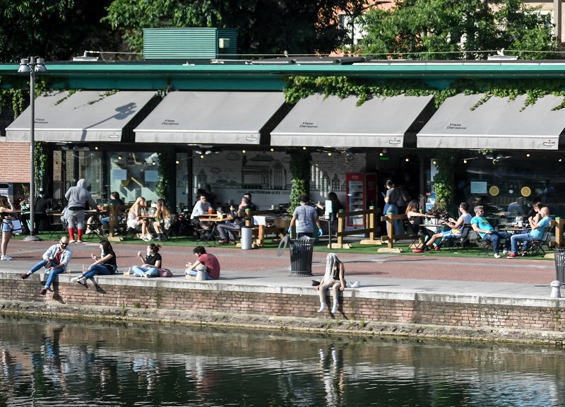 Fase due, movida a Milano: vietato l’asporto di alcolici dopo le 19 Fase due, movida a Milano: vietato l’asporto di alcolici dopo le 19