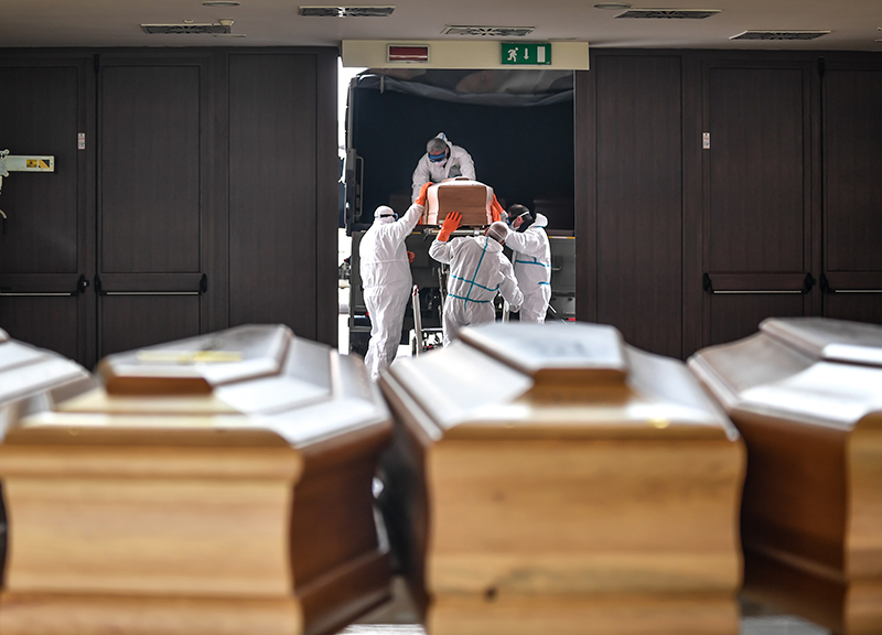 Coronavirus: Bergamo, conto ufficioso decessi a 6000 in due mesi Coronavirus: Bergamo, conto ufficioso decessi a 6000 in due mesi