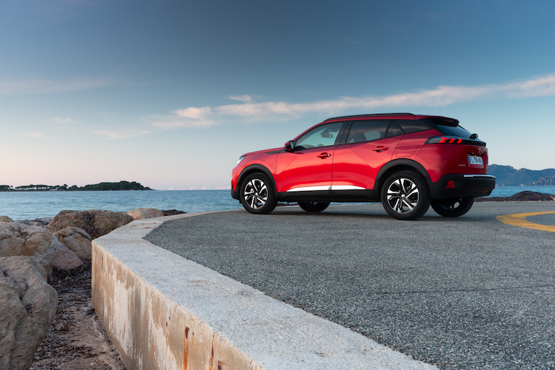 Advanced Grip Control disponibile anche sulla nuova PEUGEOT 2008.